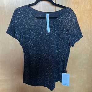 Women’s lululemon crew Tee